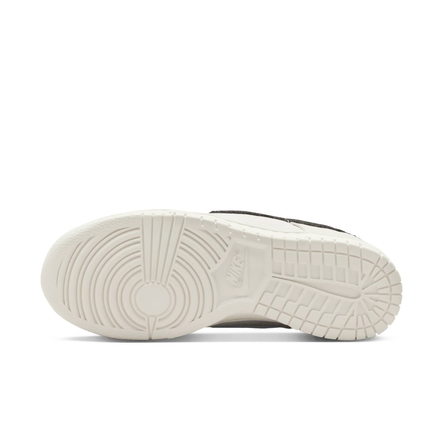 Nike - Women's Dunk Low Se Sneakers - Image 5